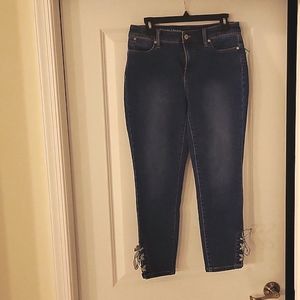 Talbots flawless women 8P slim ankle jeans.